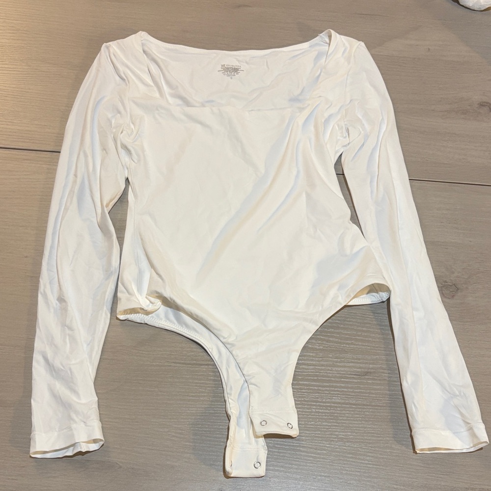 NWOT‎  White Long Sleeve Bodysuit